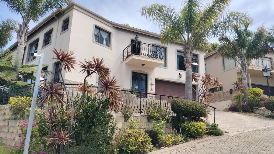 4 Bedroom Property for Sale in Bergsig Western Cape